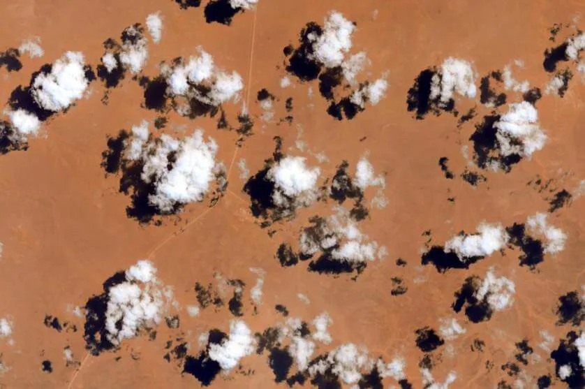 #EarthArt Everyone likes cloud nine. What's wrong with the others? They're all amazing from here. #YearInSpace https://twitter.com/StationCDRKelly/status/629721709046710272