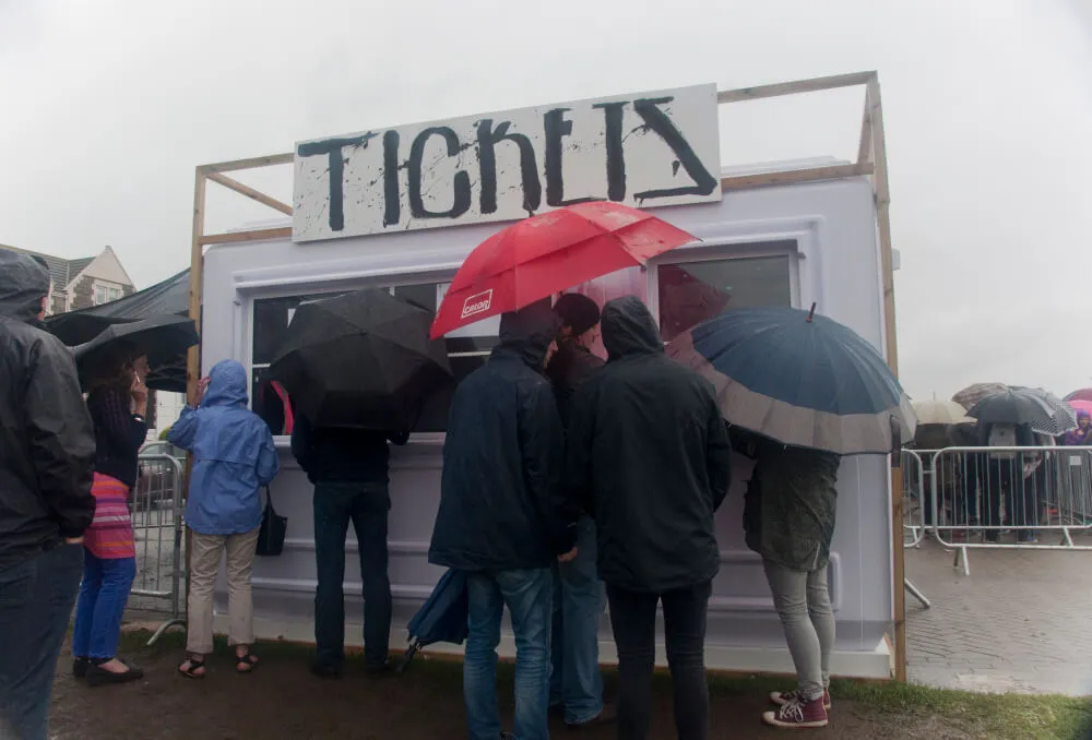 dismaland banksy