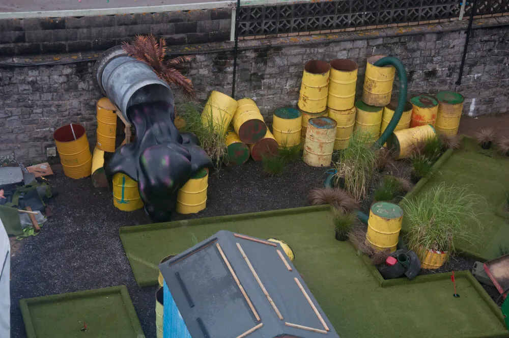 dismaland934