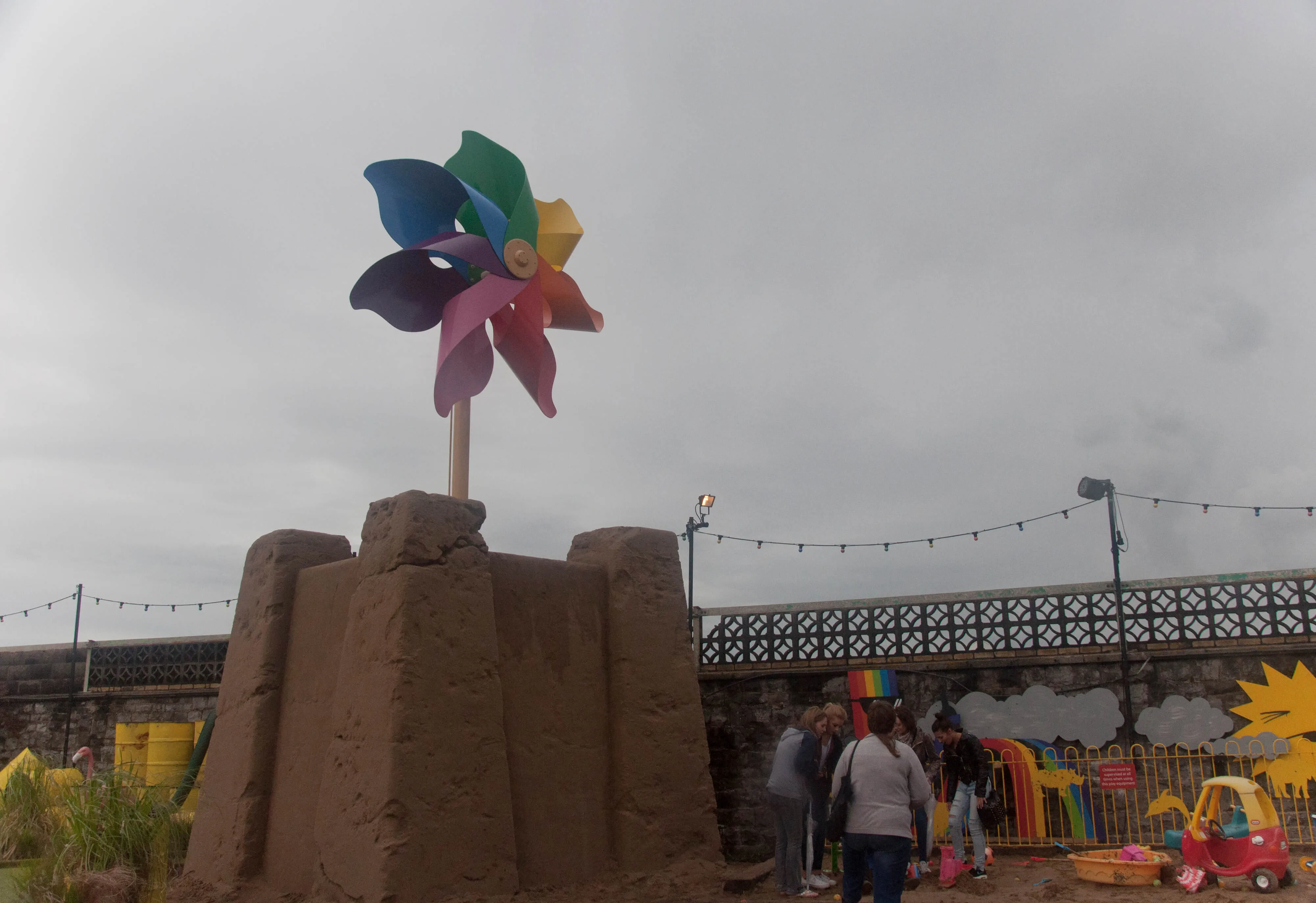 dismaland935